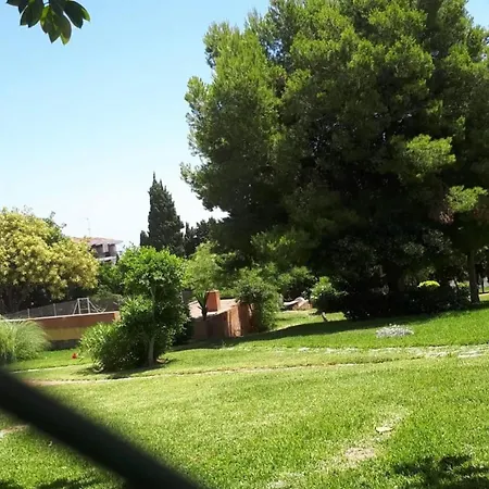 Comfortable In With Shared Pool - 40 Sqm Apartment *