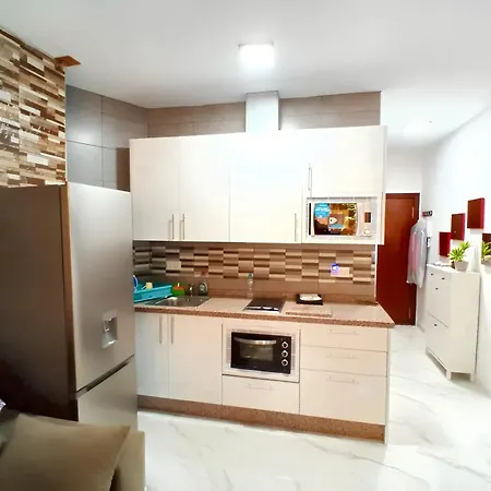 Comfortable In With Shared Pool - 40 Sqm Apartment Torremolinos